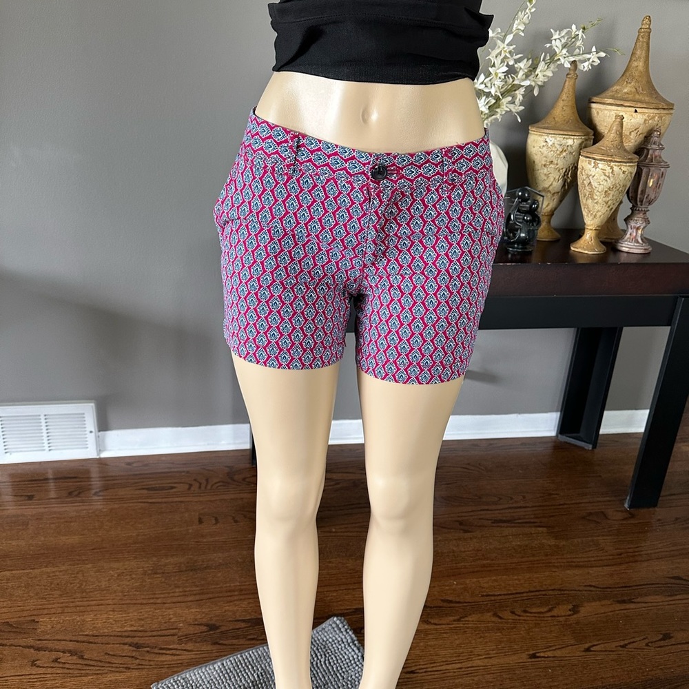 Banana Republic women's shorts featuring a red, maroon, and navy print size 2